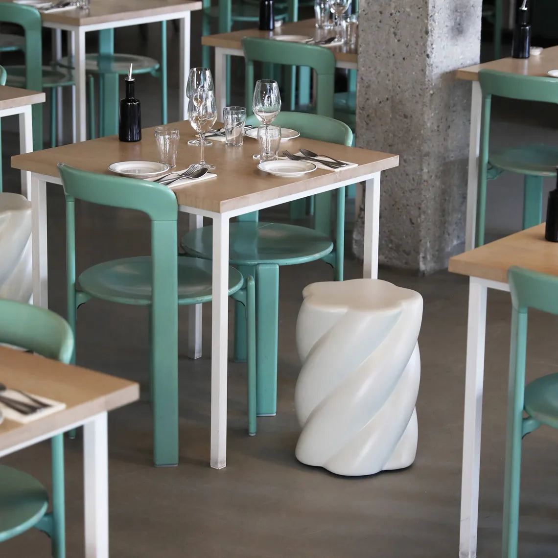 Stool marshmallow off white