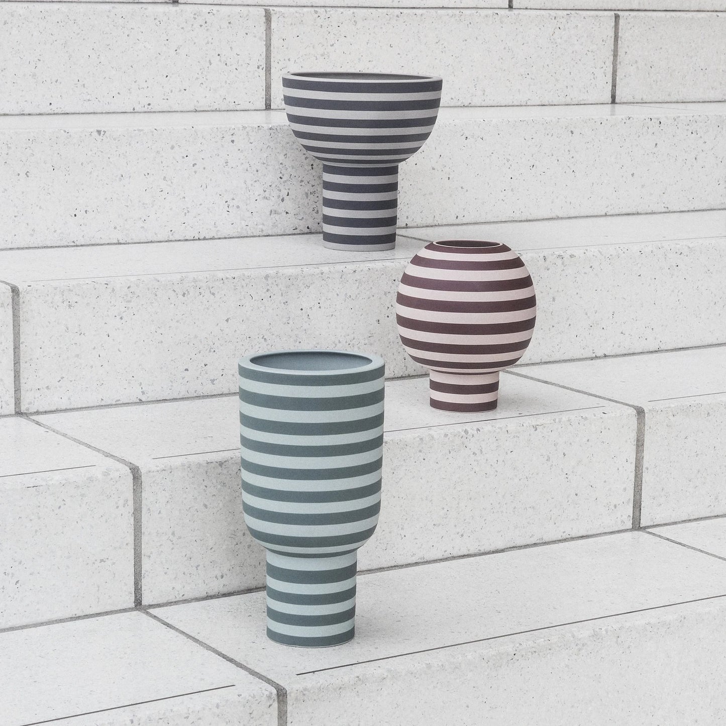 Varia Sculptural Vase Dusty Green/Forest