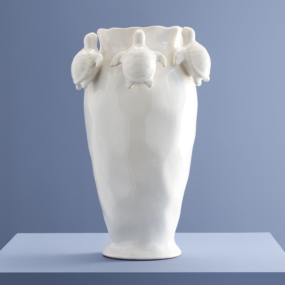 Vase W. Turtles, White