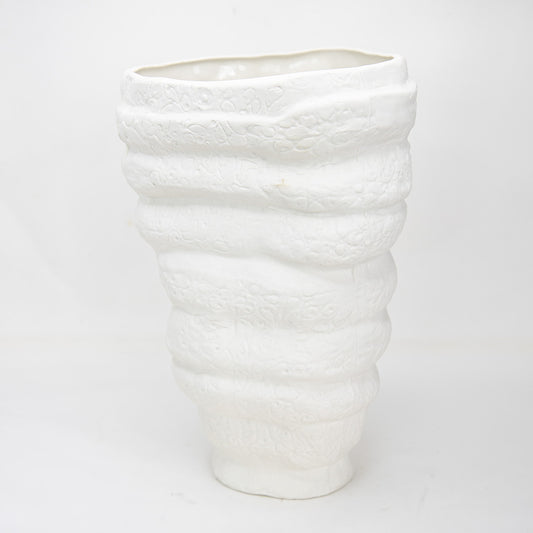 Sinuosa vase