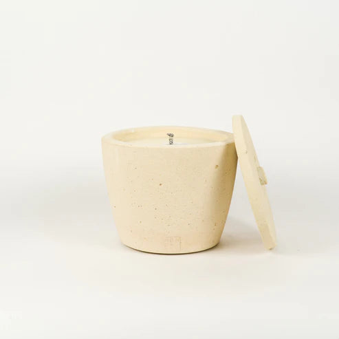 Candle Medium Desert Neutral  Lid